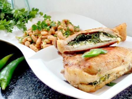 Свиная корейка с фетой и шпинатом