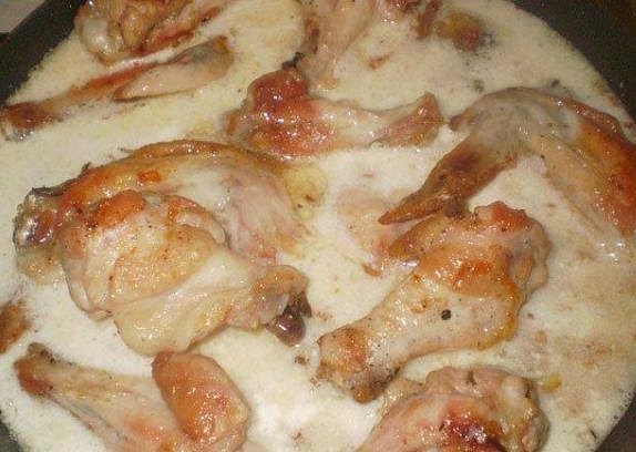 жареная курица в сметане